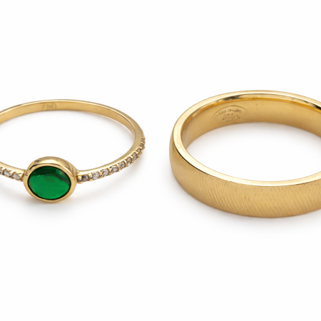 18K Gold Couple Ring Set – Emerald Accent & Classic Band (6.22g)