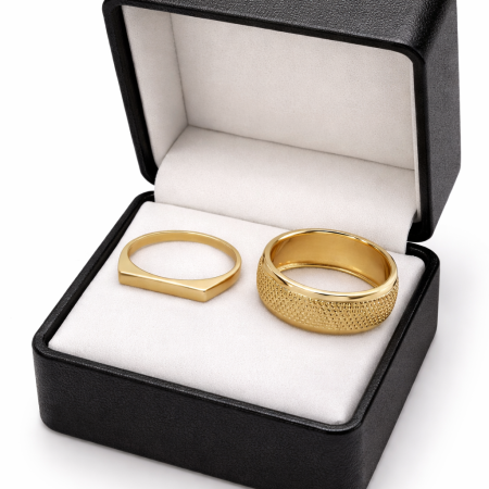 18K Gold Ring Set – Minimalist Signet & Textured Band (4.44g) 18K Gold Ring Set – Minimalist Signet & Textured Band (4.44g)