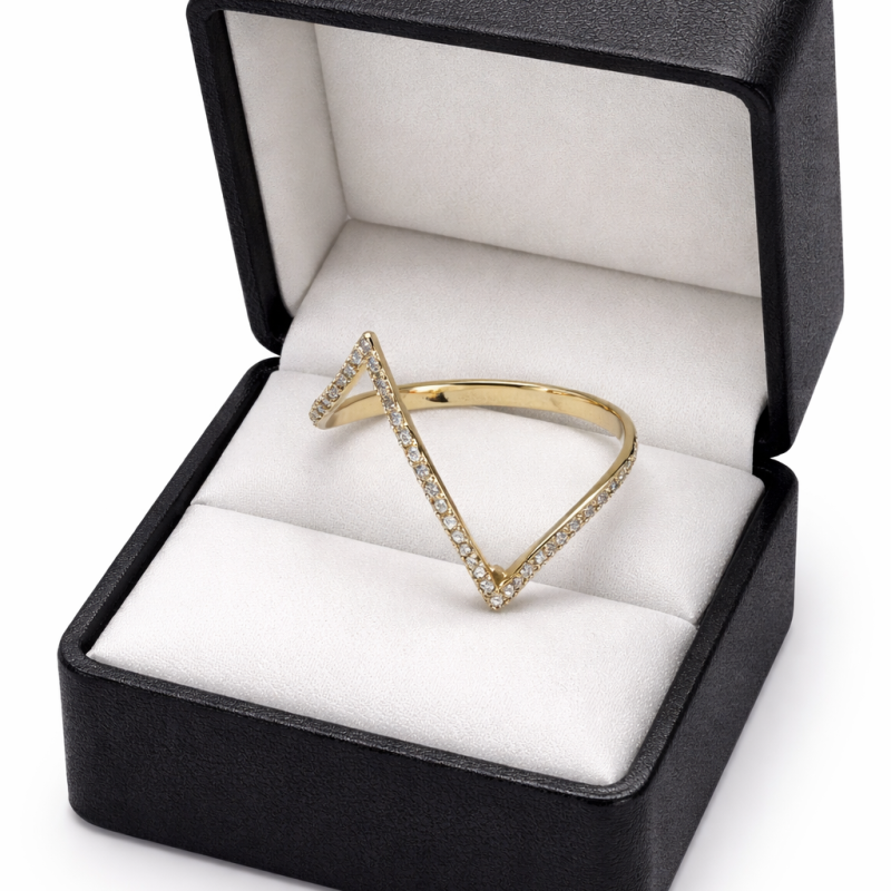 18K Gold V Shape Diamond Ring – Minimalist Open Triangle Design (1.68g)