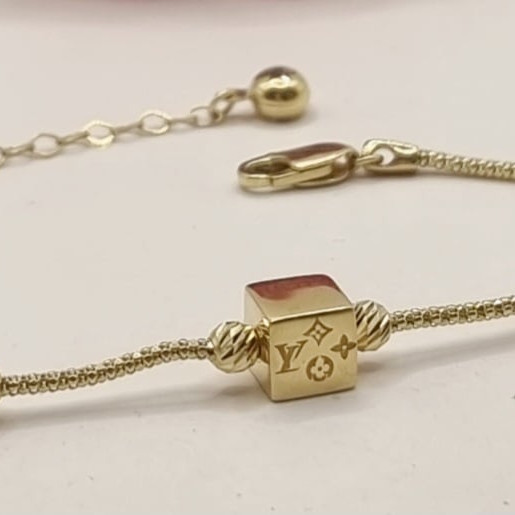 Kenzari Jewellery 14k Gold Link Chain with Cube Charms Bracelet for Women - 6.01 Grams