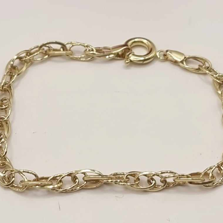 Kenzari Jewellery 14k Gold Oval Link Chain Bracelet for Women - 3.86 Grams