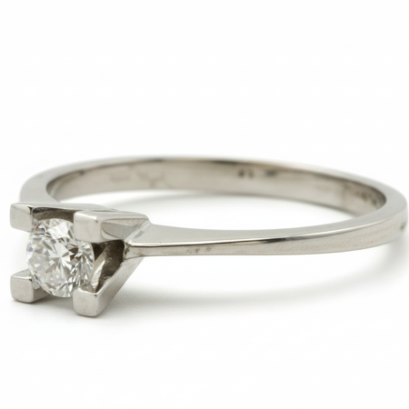 14K White Gold Solitaire Diamond Ring – 0.13 CT D–E SI
