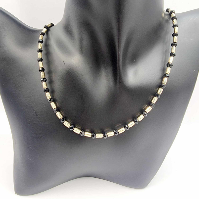 Kenzari Jewellery 14k Gold Necklace with Black Beads for Women - 7.10 Grams