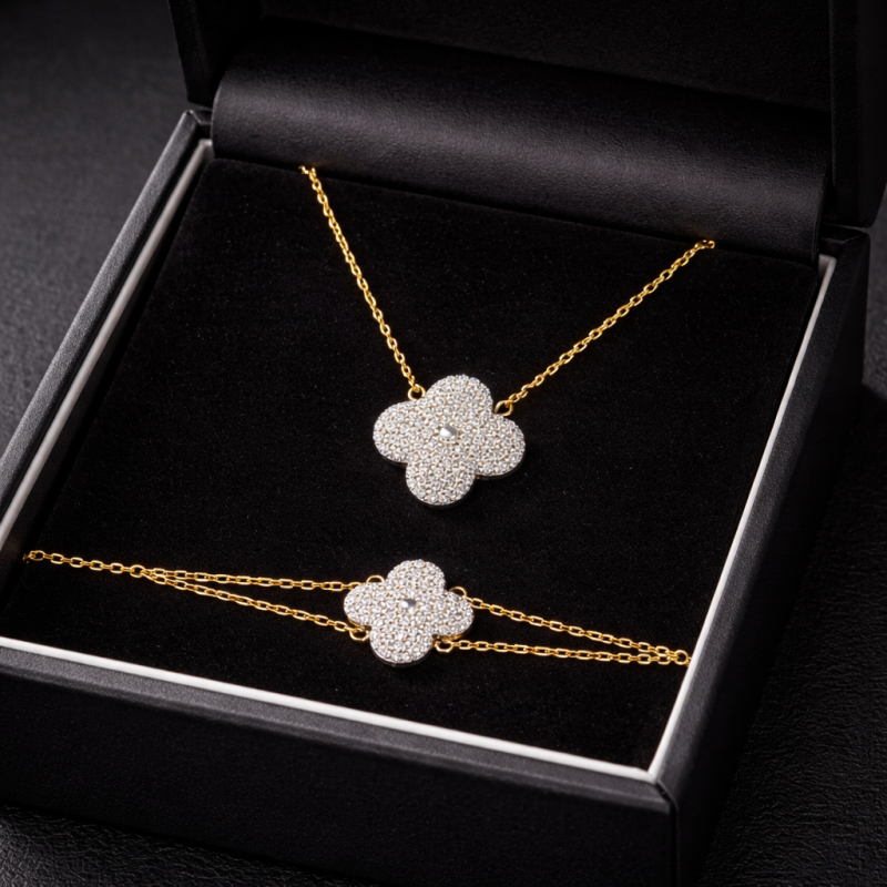 18k Yellow Gold Diamond Clover Pendant Necklace & Bracelet Set (3.64g)