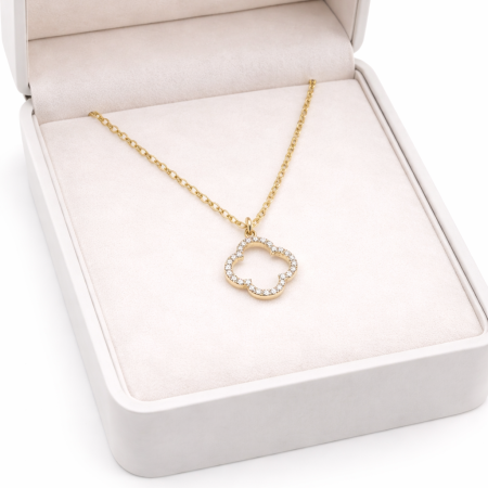 18k Gold Diamond-Studded Flower Pendant Necklace