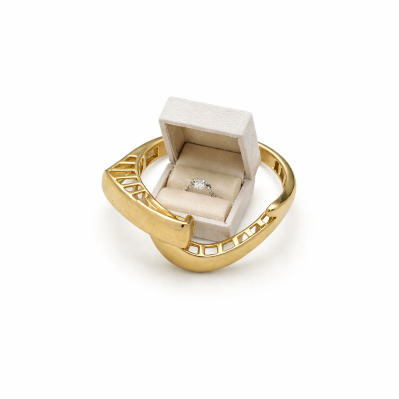 18k Gold Ring - 2.94 Grams