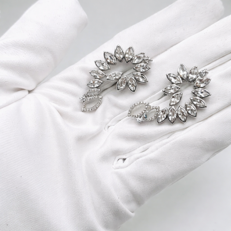 Luxury Crystal Floral Stud Earrings 11.67g – 3.9cm Elegant Statement Jewelry for Women