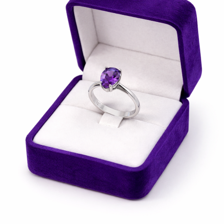 Sterling Silver Ring with Purple Stone – 4.39g