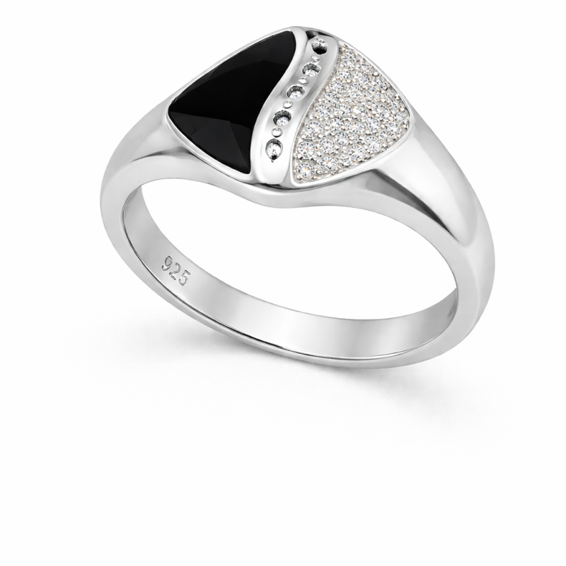 Sterling Silver Ring with Black Stone and Cubic Zirconia – 3.01g