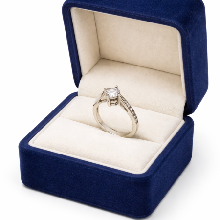 Silver Ring 2.63g - Elegant Design with Crystal Stone